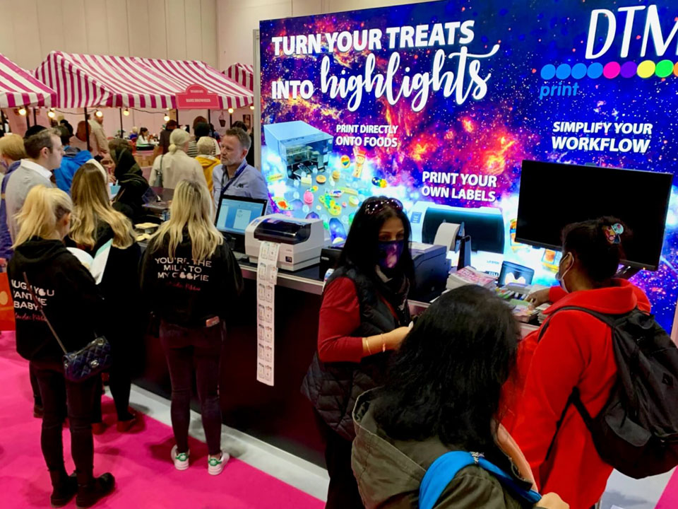 DTM print show stand
