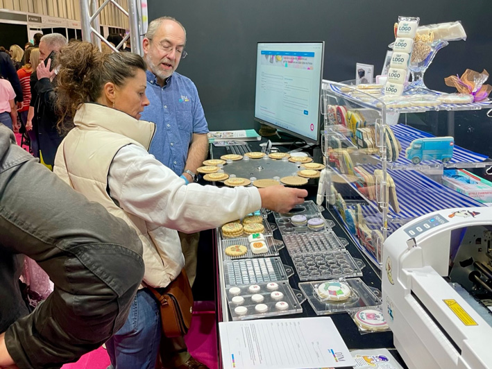 DTM print show stand