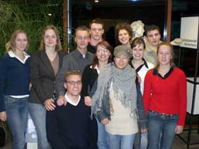 Studenten testen den LX810e Farbetikettendrucker