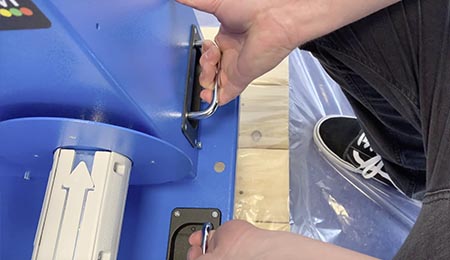Align the Label Printer to the fixation Holes.